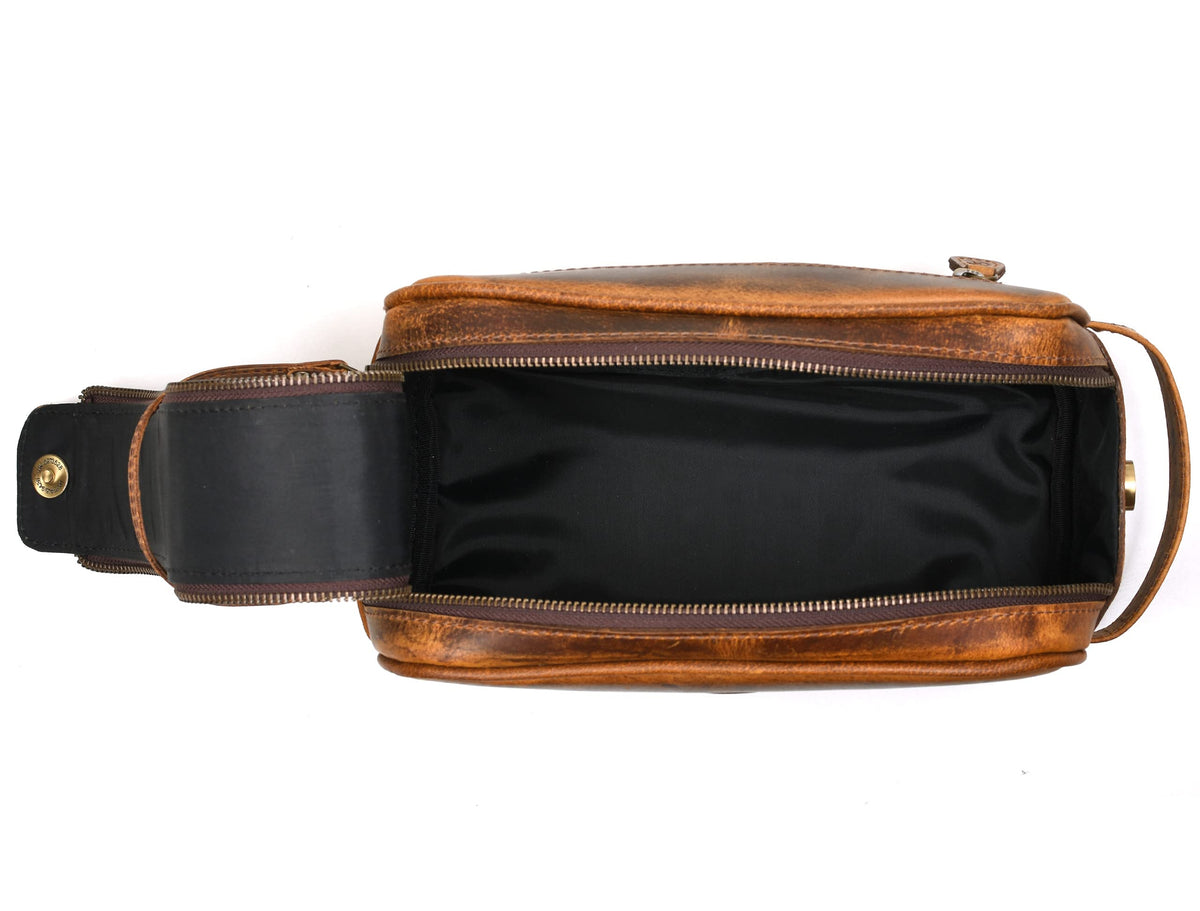 AARON LEATHER GOODS 10" toiletry pouch interior with compartments