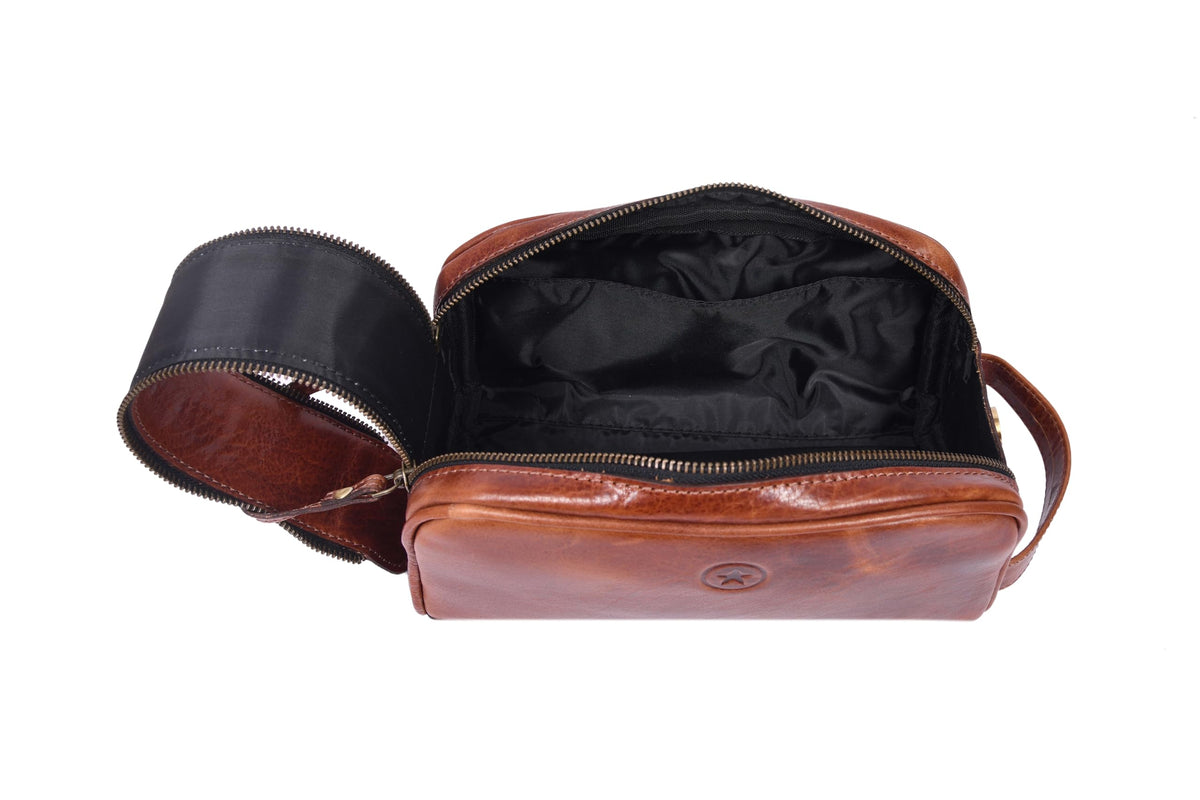 AARON LEATHER GOODS Toiletry Bag leather strap handle close-up
