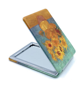 Aeisage Square Compact Mirror closed with faux leather exterior