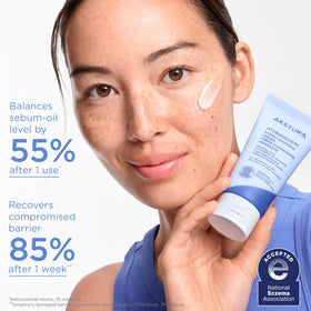 AESTURA ATOBARRIER365 Cooling Hydro Soothing Water Cream with application on skin