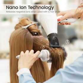 AIMIKE NaturaVol Round Brush in lifestyle setting