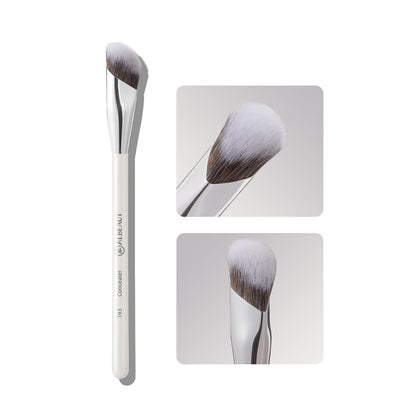 ALBEAUT Angled Concealer Brush front view with sculpted bristles