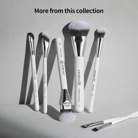 ALBEAUT Crescent Eyeliner Brush back view showing handle