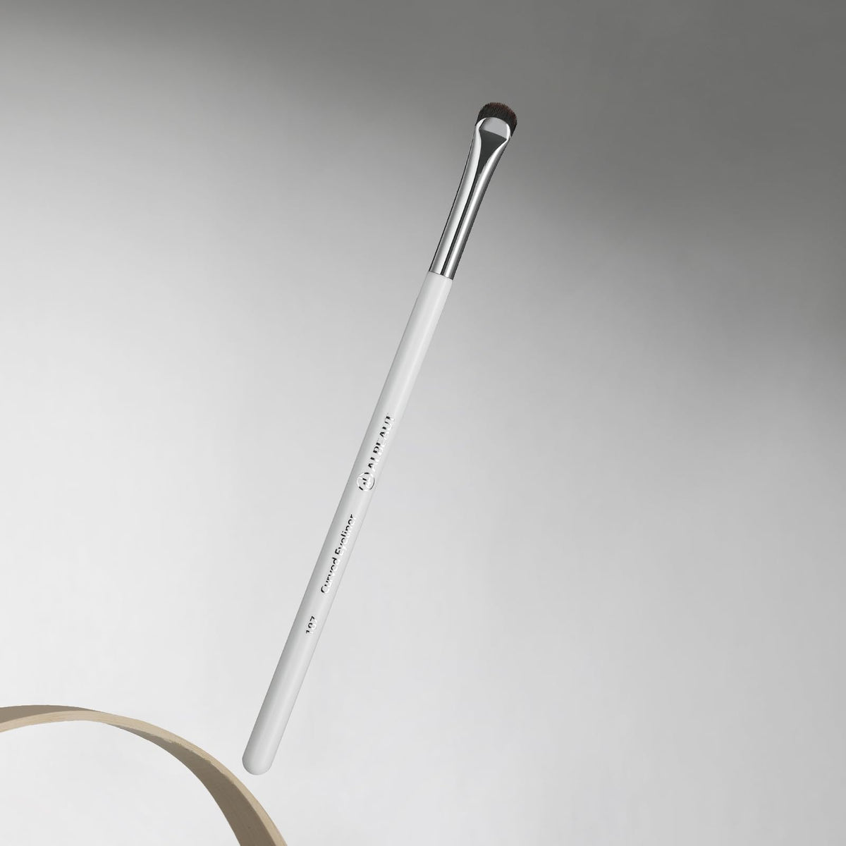 ALBEAUT Crescent Eyeliner Brush with brow powder