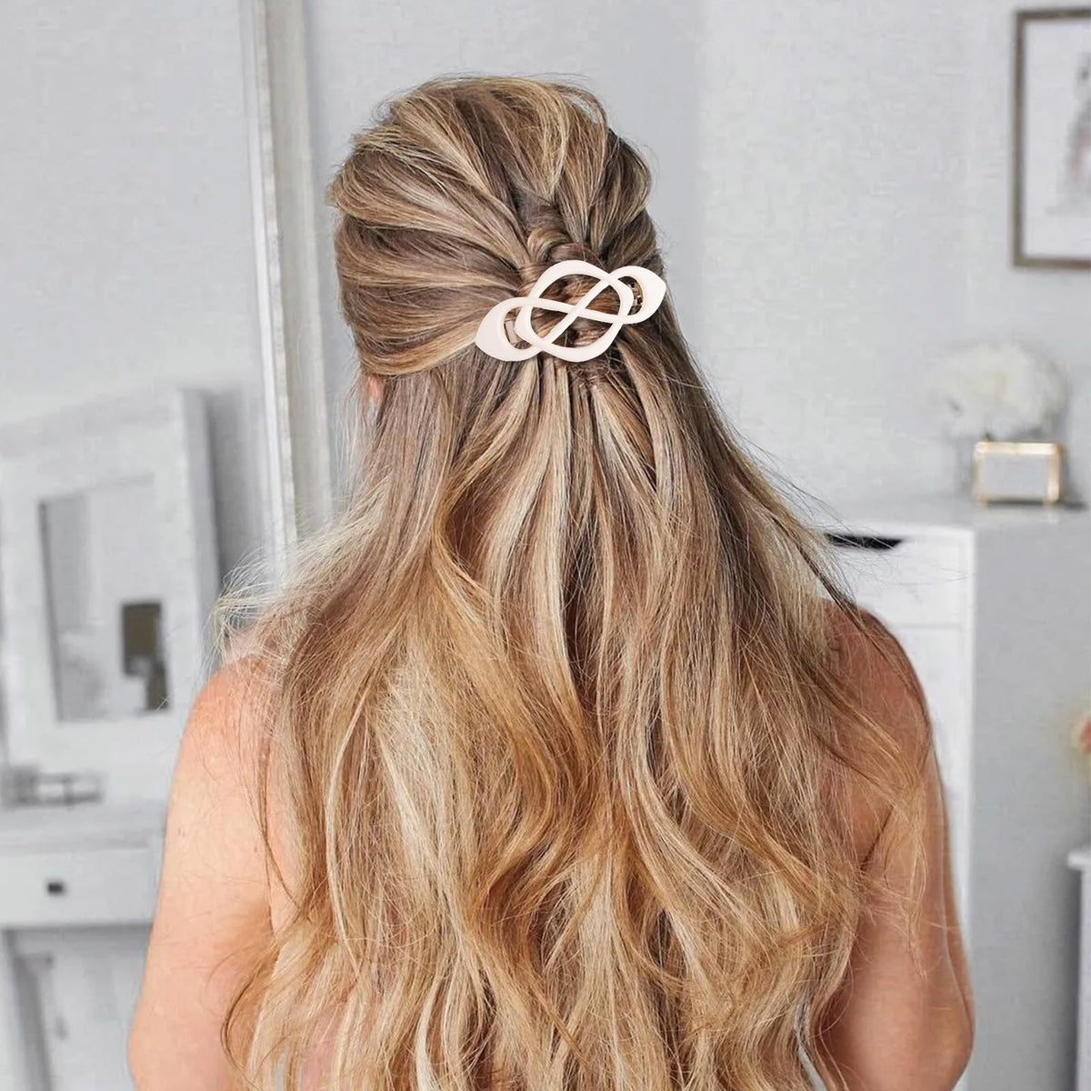 Amariver hair clips in crossover shape side view