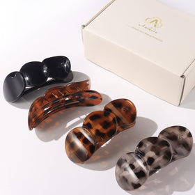 Amlaidu flat hair clips in a stylish hairdo