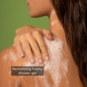 Apivita Tonic Mountain Tea Shower Gel with aromatherapy elements
