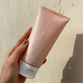 Application of Babymoon Belly Balm on skin