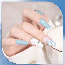Application of GAOY gel nail polish on nails
