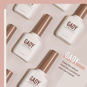 Application of GAOY gel polish on nails