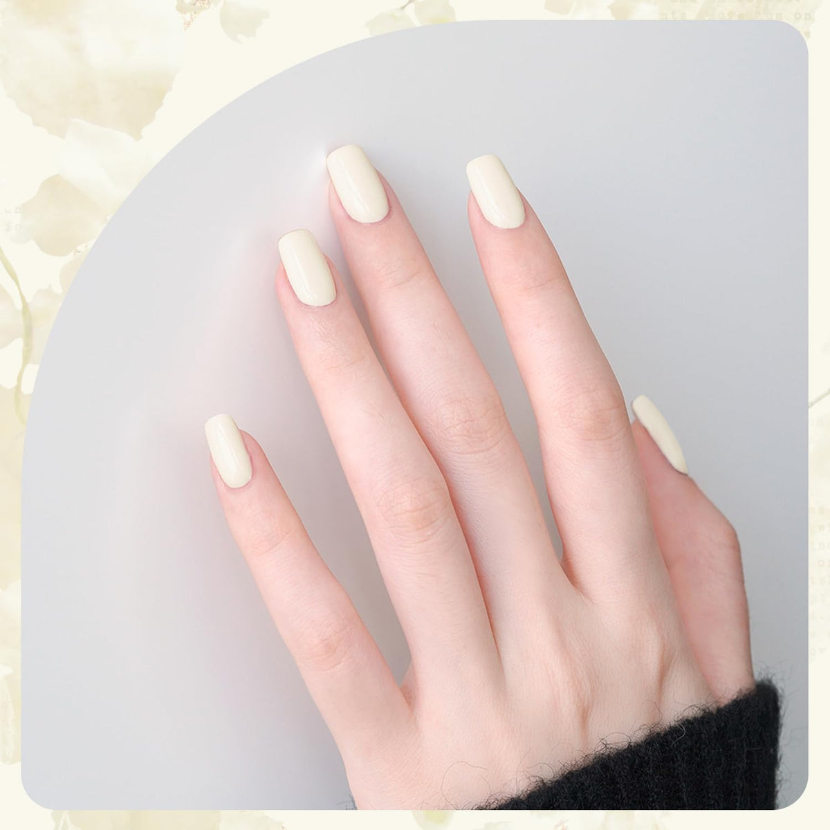 Application of GAOY gel polish on nails with glossy finish