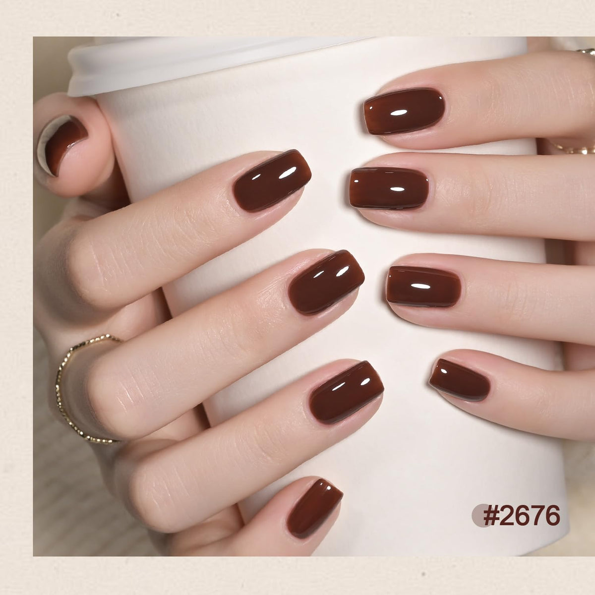 Application of GAOY gel polish with glossy finish