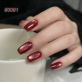 Application of GAOY Glitter Cat Eye Gel Polish on nails