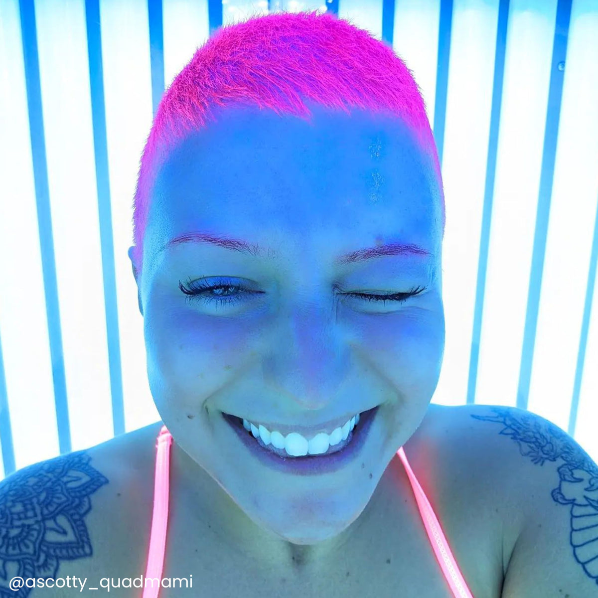 ARCTIC FOX Electric Paradise hair dye glow under blacklight