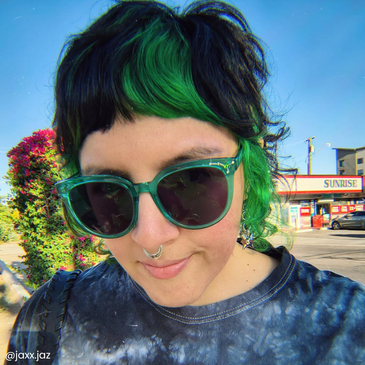 ARCTIC FOX hair dye Iris Green on a palette
