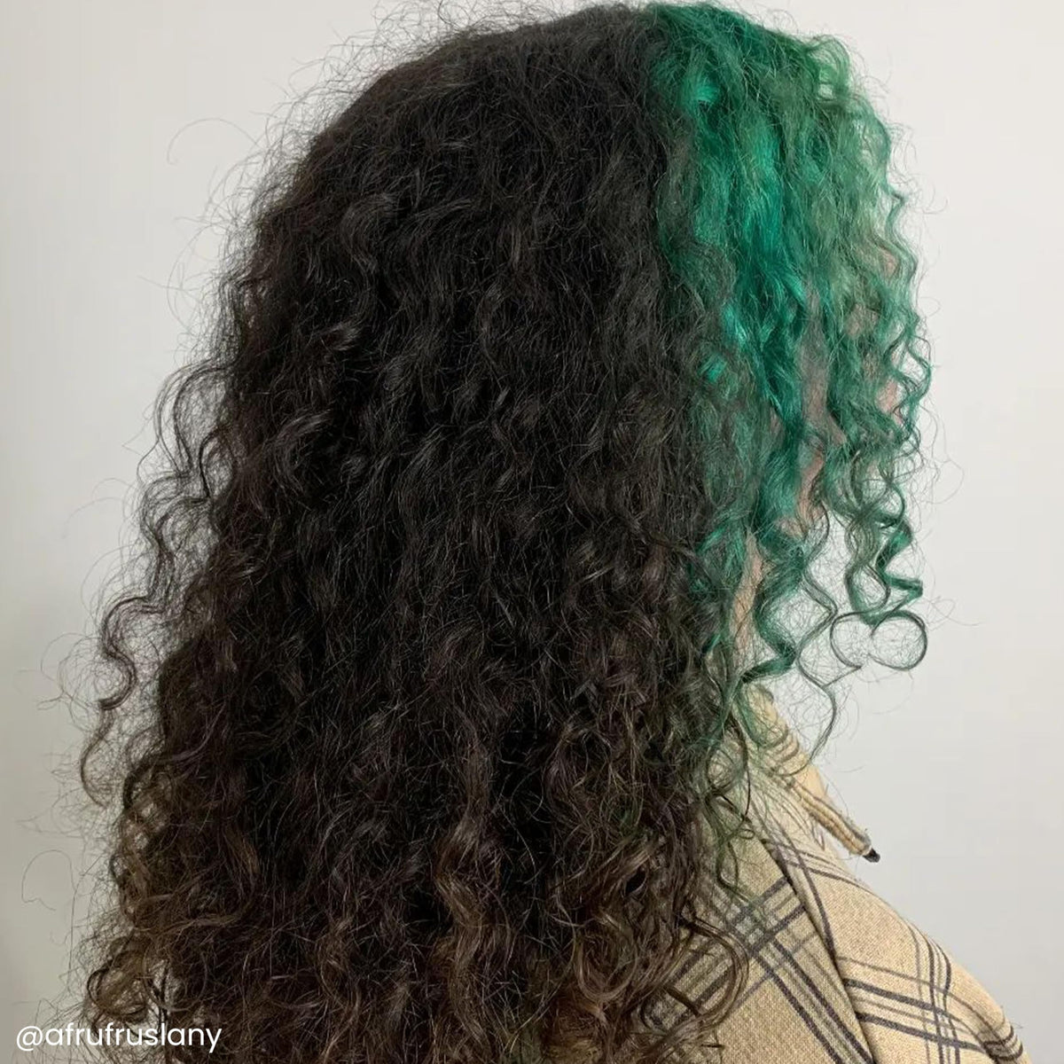 ARCTIC FOX Semi-Permanent Hair Color Emerald Fortune texture close-up