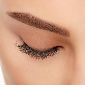 Ardell Naked Lashes 424 in natural light