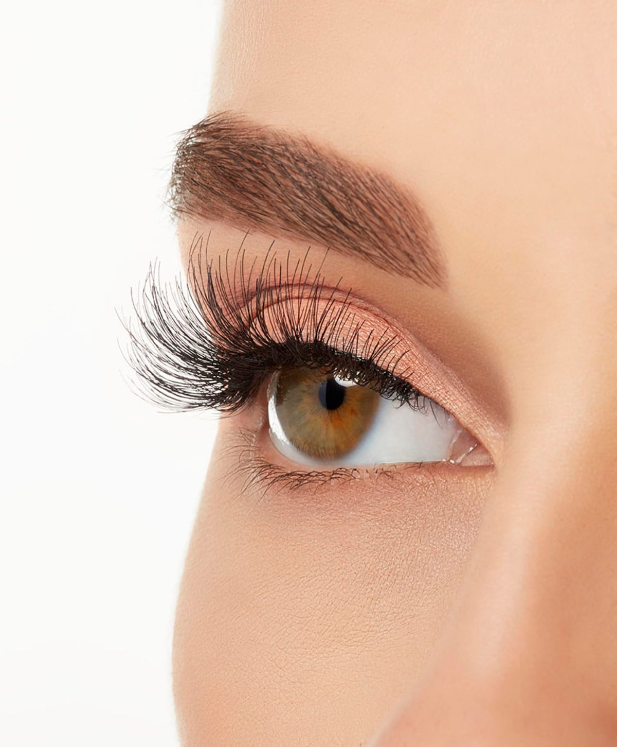 Ardell Wispies 113 lashes with a flirty eye makeup look