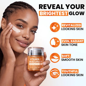 Arvesa Vitamin C Moisturiser showing texture on hand
