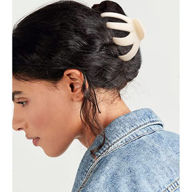 Atoden Hair Clips showing strong interlocking teeth close-up
