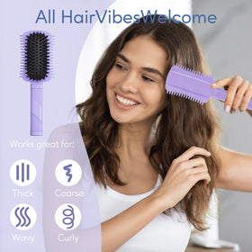 Auhrjomra Curl Defining Brush compact size for travel