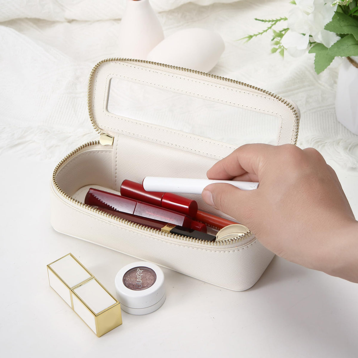 Aveniee Clear Makeup Brush Bag side view showcasing clear TPU material