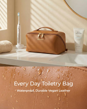 BAGSMART Makeup Bag displaying waterproof TPU compartment