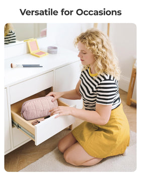 BAGSMART Makeup Bag with cosmetics displayed
