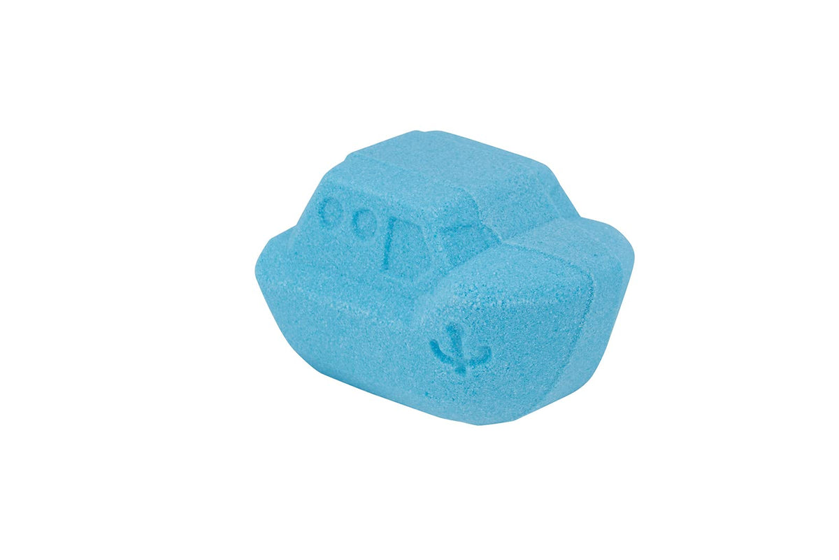 BANDAI Bikkura Egg Jaws bath bomb dissolving in water