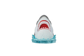 BANDAI Bikkura Egg Jaws bath bomb showing colour change