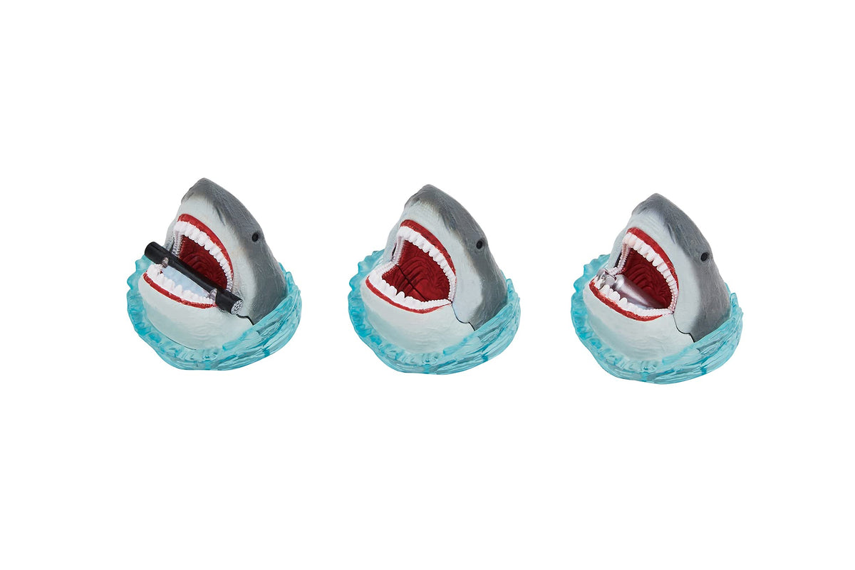 BANDAI Bikkura Egg Jaws bath bomb with marine scent