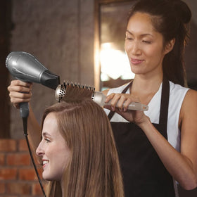 BANGMENG Round Brush Blow Out in use on straight hair