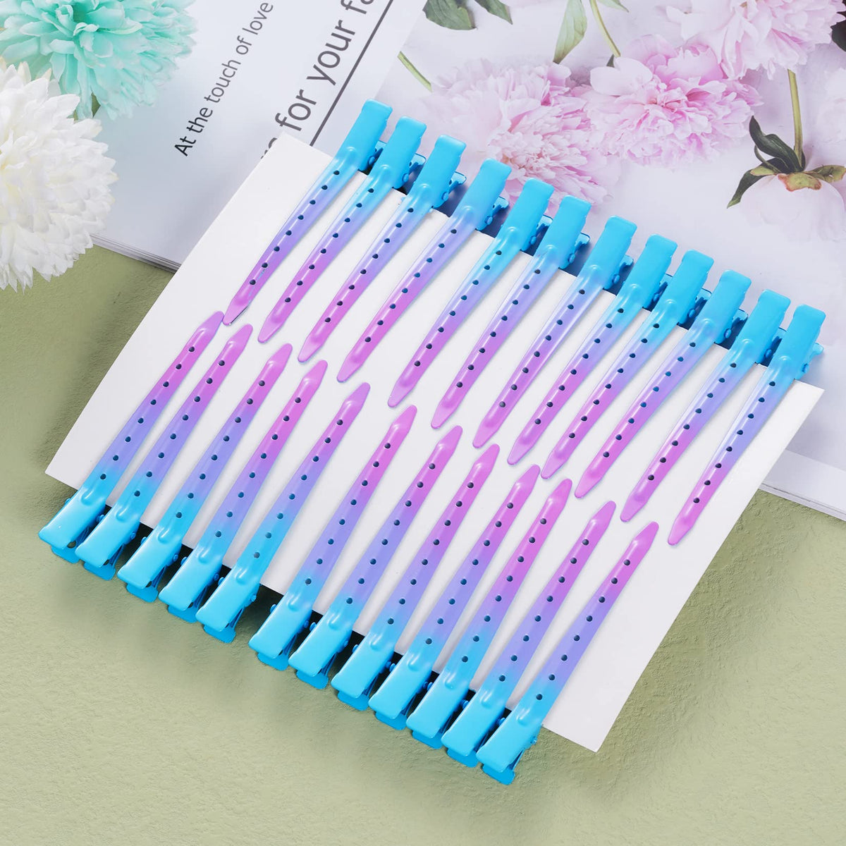 Bantoye Duck Bill Clips in gradient blue with hair styling tools
