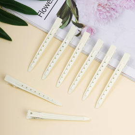 Bantoye Duck Bill Clips used in a salon setting
