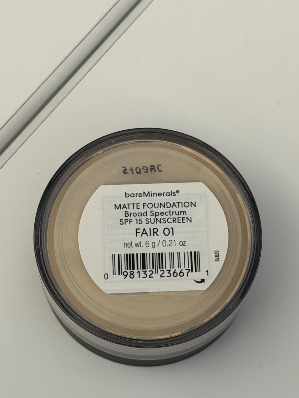 bareMinerals ORIGINAL MATTE Loose Foundation Fair 01 shade comparison