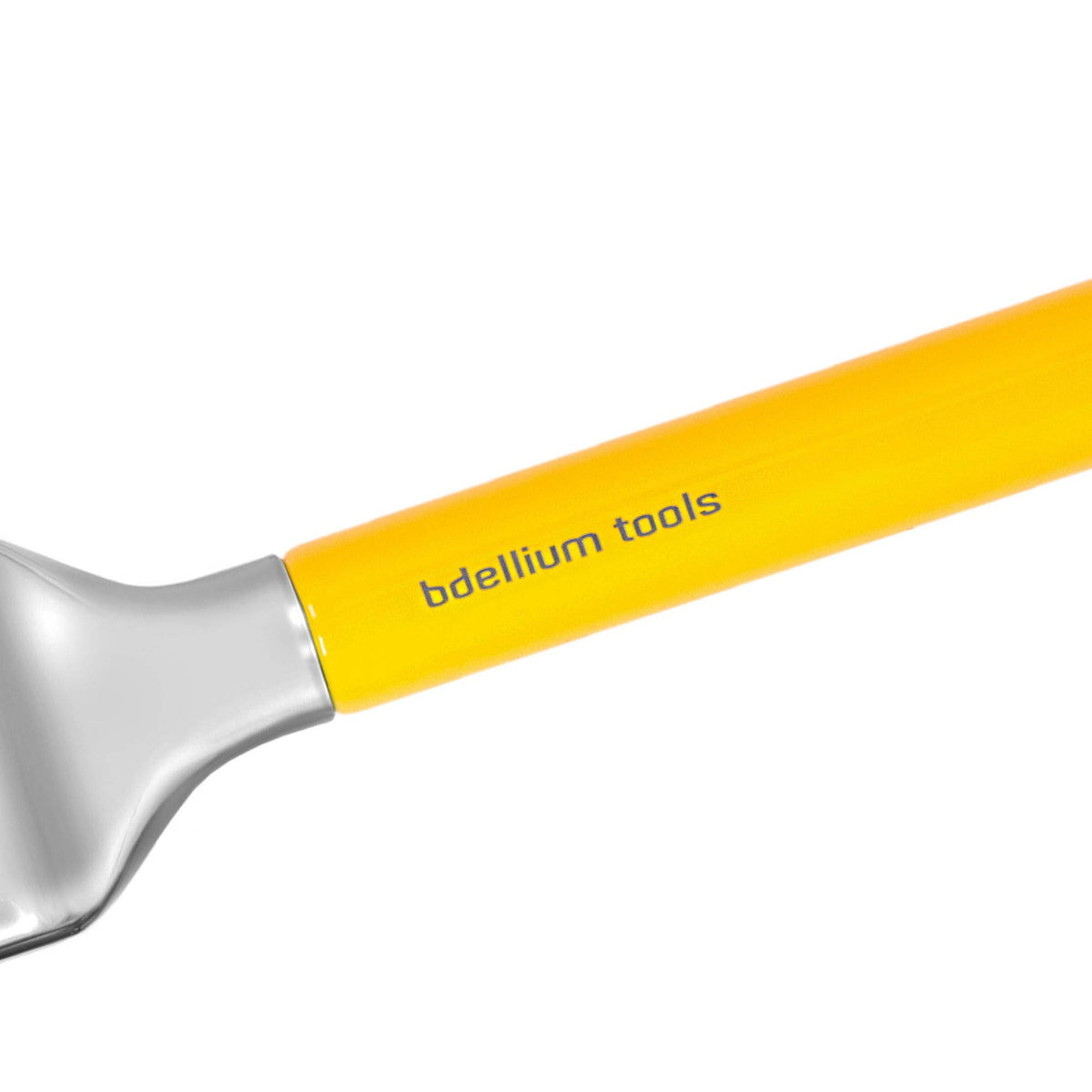 BDELLIUM TOOLS Large Rounded Blender Brush close-up of bristles