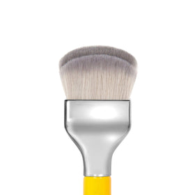 BDELLIUM TOOLS Large Rounded Blender Brush showing soft synthetic fibres