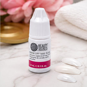 BEAUTY SECRETS Quick Dry Nail Glue 10g application on nails