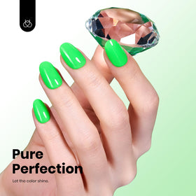 beetles Gel Polish 15ml Green Gel Nail Polish application on nails