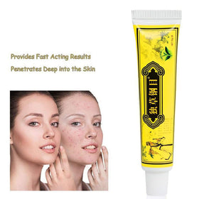 Biaoyun Herbal Moisturising Cream application on skin