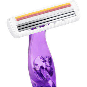 Bic Soleil 3 disposable razors alongside a cosmetic bag