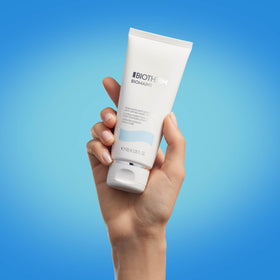 Biotherm Biomains Age-Delaying Hand Cream texture close-up
