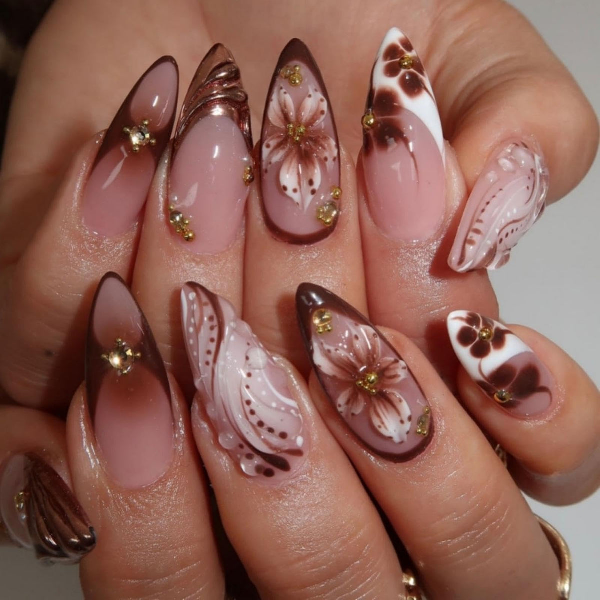 BLGTGH French Tips Press on Nails medium almond shape with flower design