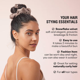 BLINKEEN Heatless Curling Scrunchie in use, showcasing curls