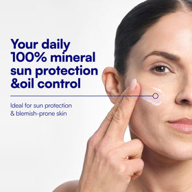 Bliss Block Star Clarifying Mineral Sunscreen SPF 30 with texture close-up