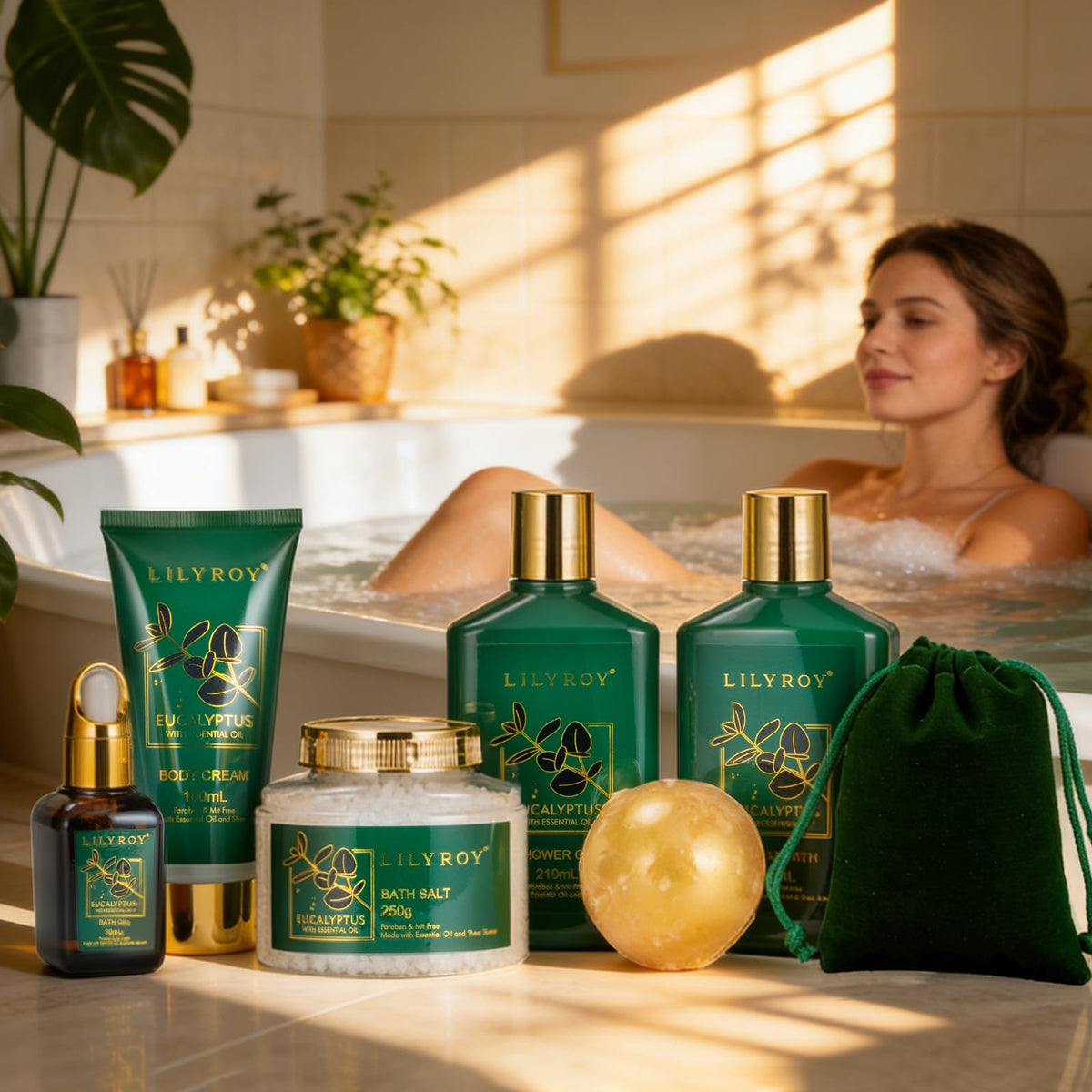 Body cream and bath oil included in LILY ROY Spa set