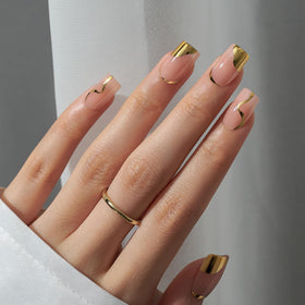 BTArtbox Press On Nails packaging with accessories