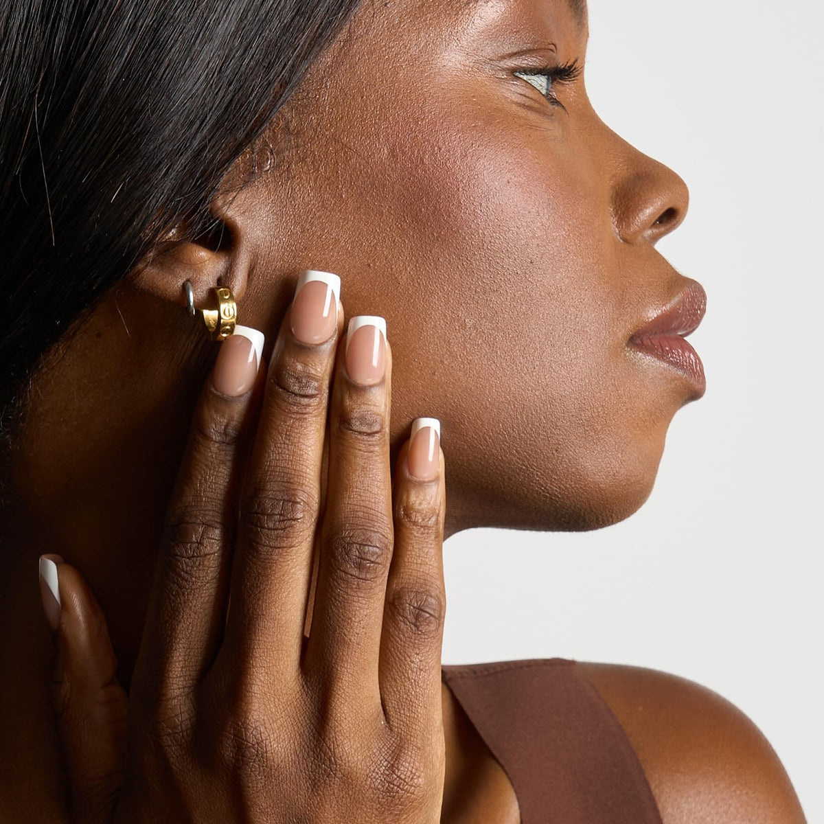 BTARTBOXNAILS White French Tip Press On Nails lifestyle scene