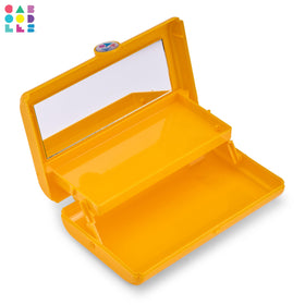 Caboodles Take-It Tote in pink with snap-tight lid