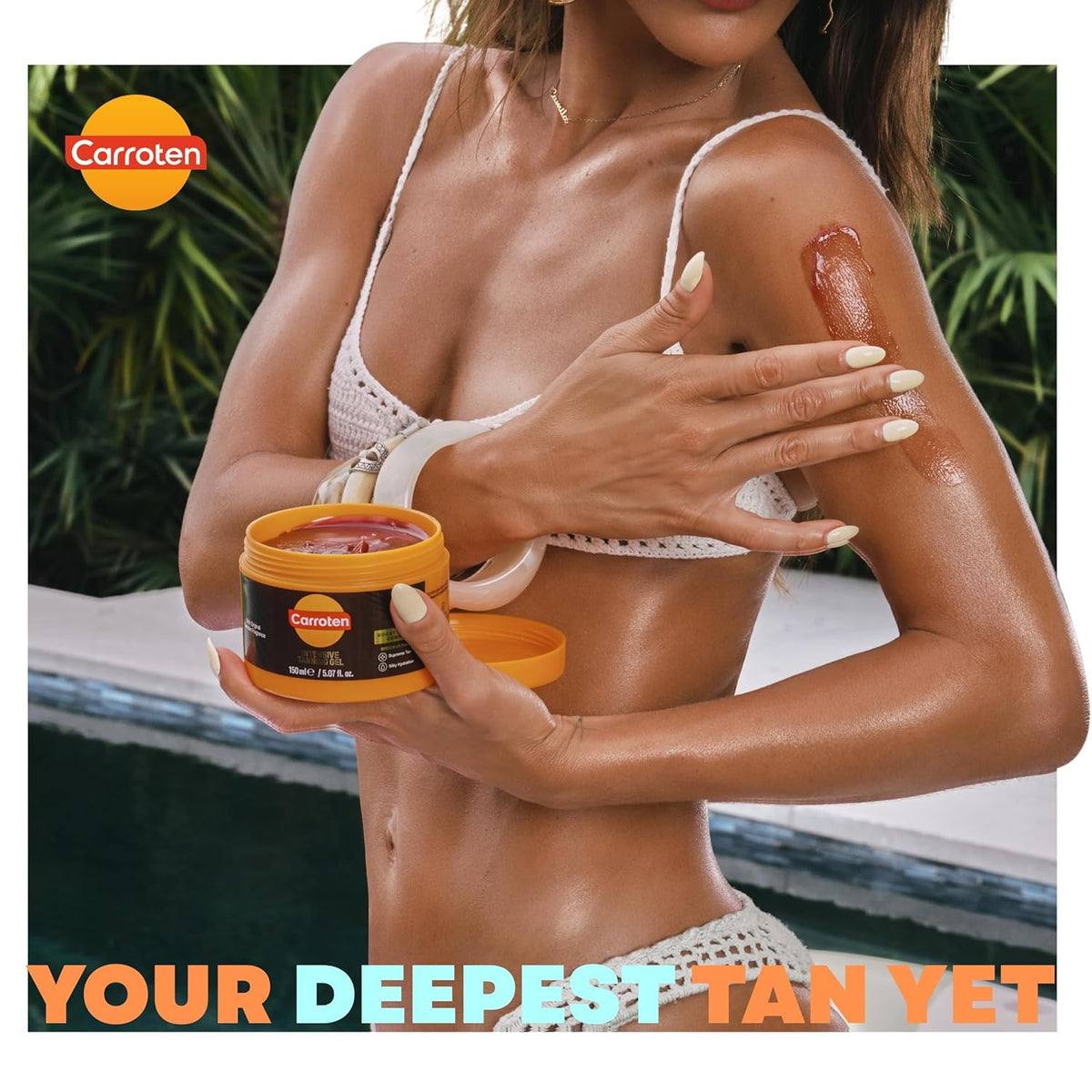 Carroten Intensive Tanning Gel 5 oz in outdoor setting